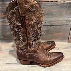 Shyanne Women's Loretta Western Boots Snip Toe Brown 
Retail $199